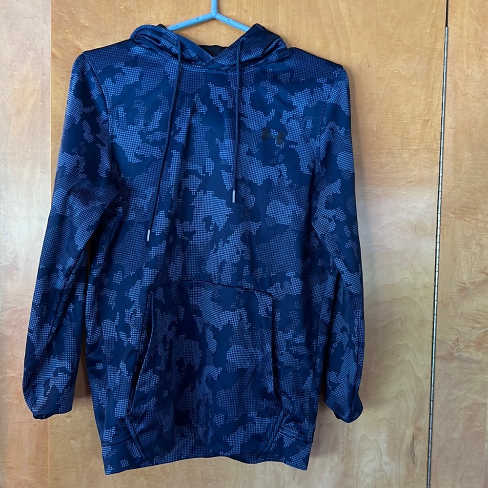 Under Armour Mens cold gear navy digital camp hoodie.